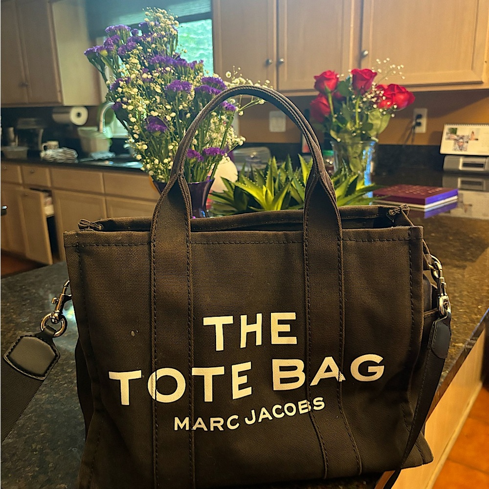 Black Used Marc Jacobs Bag (Medium) REAL.